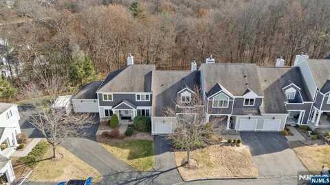 88 Cobblers Square, Sparta, NJ 07871