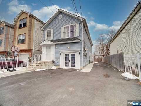 399 S 6th Street floor 1, Newark, NJ 07103