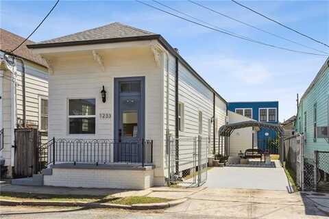 1233 DESIRE Street, New Orleans, LA 70117