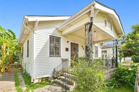 5443 DOUGLAS Street, New Orleans, LA 70117