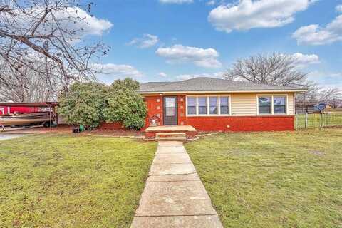 900 W 4th Street, Granite, OK 73547