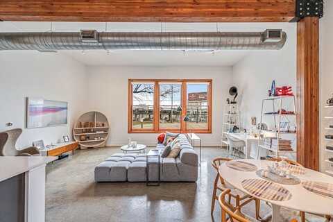2502 Live Oak Street, Dallas, TX 75204