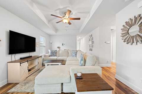7157 Sonny Dr, Pensacola, FL 32504