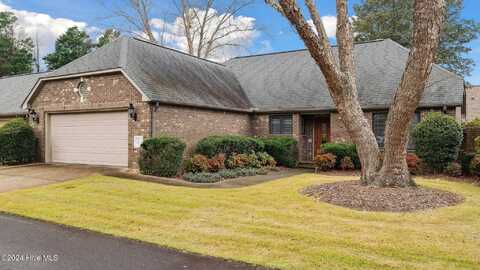 6 Chalford Place, Pinehurst, NC 28374