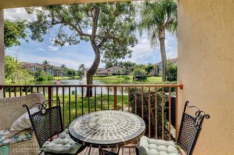 704 Villa Cir, Boynton Beach, FL 33435