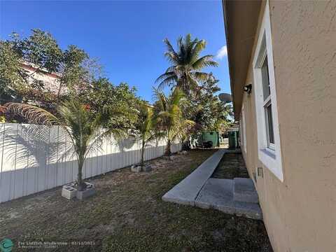 728 SW 6th St, Dania Beach, FL 33004