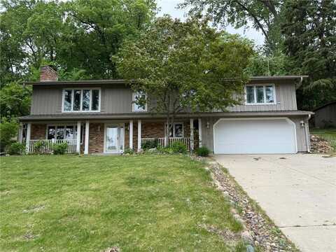 2611 Kyle Avenue N, Golden Valley, MN 55422