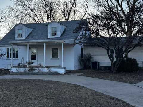 805 N Saint Paul St, Wichita, KS 67203