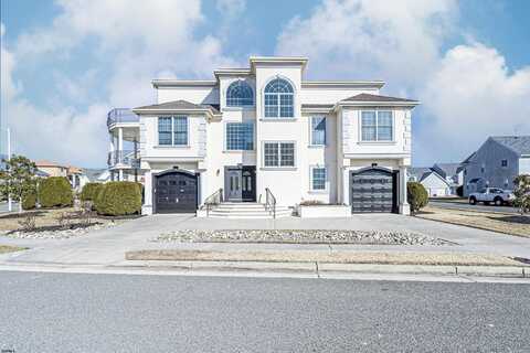 2 Hart Ln, Ventnor City, NJ 08406