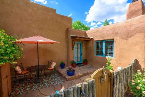 416 Liebert Street, Taos, NM 87571