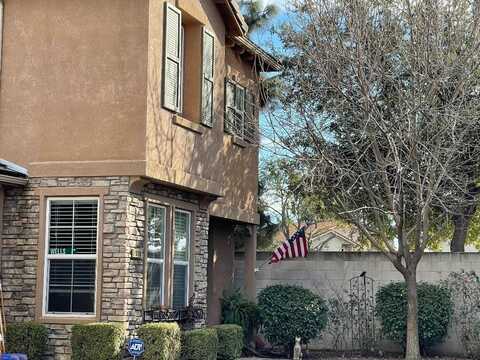 1404 N Asciano Court, Visalia, CA 93291