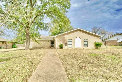 332 Crescent Drive, Hewitt, TX 76643