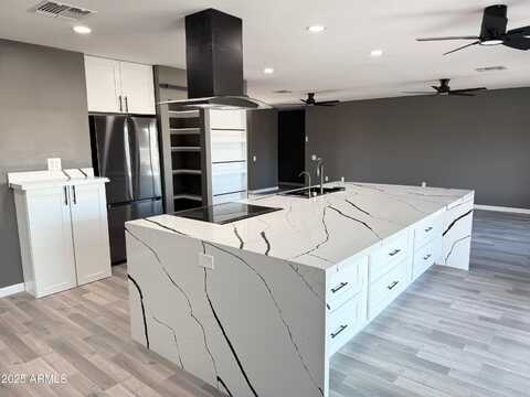 9862 W COMSTOCK Court, Sun City, AZ 85373