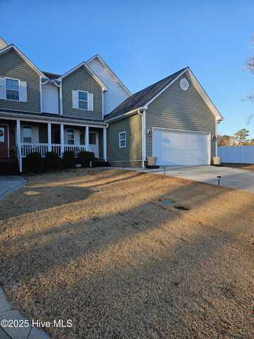 300 Garland Shores Drive, Hubert, NC 28539