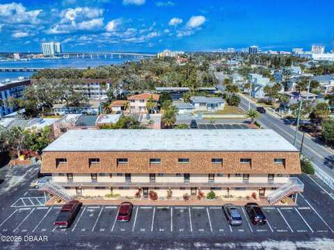 144 S Halifax Avenue, Daytona Beach, FL 32118