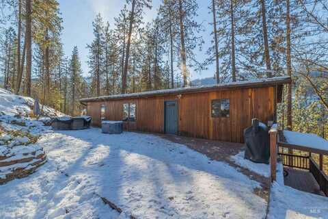 905 Dewey Avenue, Orofino, ID 83544