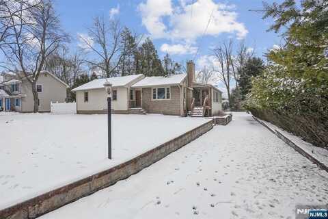 627 Montview Place, River Vale, NJ 07675