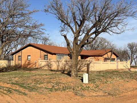 1116 CR J, Lamesa, TX 79331