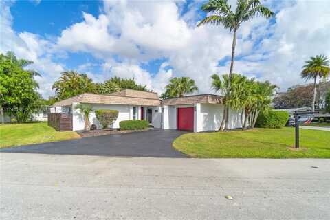 5601 White Cedar Ln, Tamarac, FL 33319