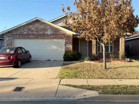 3233 Royal Crest Drive, Fort Worth, TX 76140