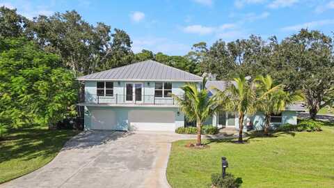 1011 SE Kitching Cove Lane, Port Saint Lucie, FL 34952