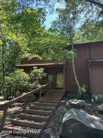 201 Falls Circle, Bushkill, PA 18324