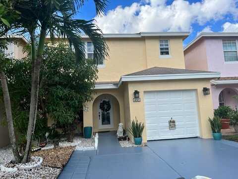 4045 Eastridge Dr, Deerfield Beach, FL 33064