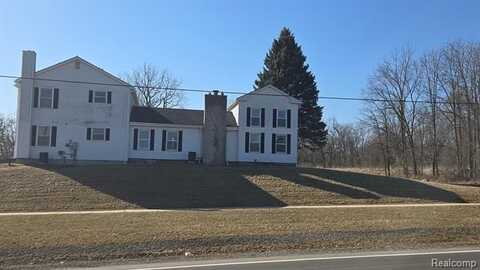 41121 W 14 Mile Road, Walled Lake, MI 48377