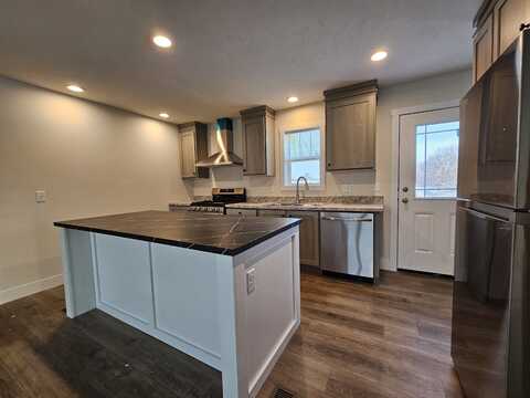 2297 Friendship Dr, Traverse City, MI 49686