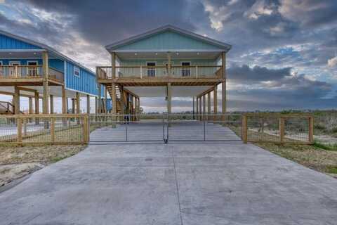 370 W Misty Oak W, Rockport, TX 78382
