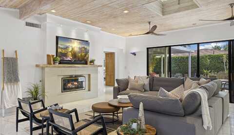 1047 Tamarisk Road, Palm Springs, CA 92262