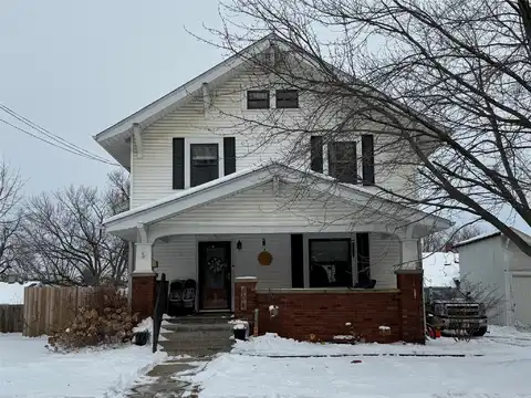 808 S 5th Avenue W, Newton, IA 50208