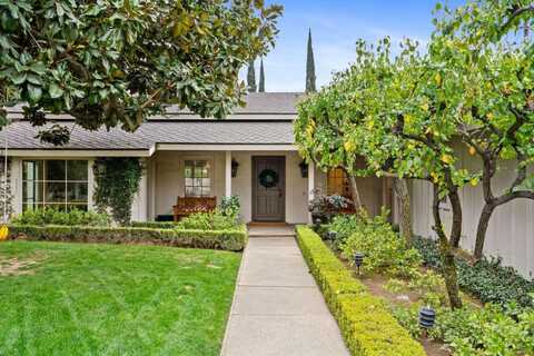 556 Hampton Way E, Fresno, CA 93704
