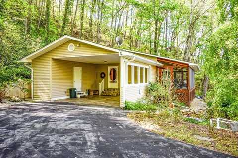 12 Bear Cove Ln, Bryson City, NC 28713