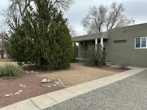 132 Velarde Road NW, Albuquerque, NM 87107