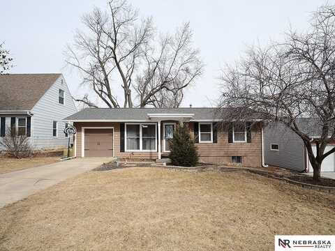 7708 Lakeview Street, Ralston, NE 68127