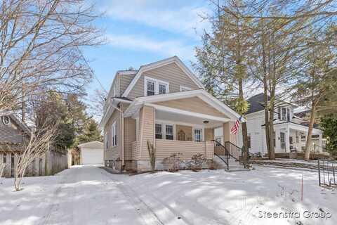 550 Laurel Avenue SE, East Grand Rapids, MI 49506