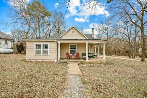 302 Henley Street, Ava, MO 65608