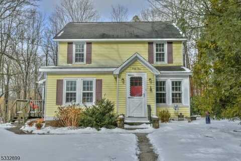 41 Vreeland Rd, West Milford, NJ 07480