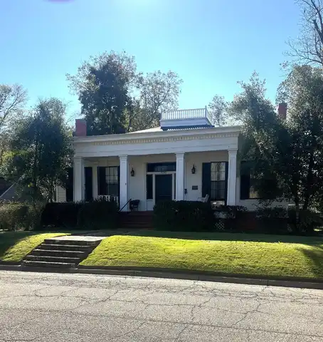 1180 E Broad, West Point, MS 39773