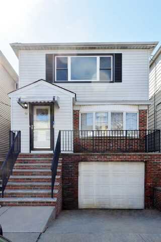 28 EAST 36TH ST, Bayonne, NJ 07002