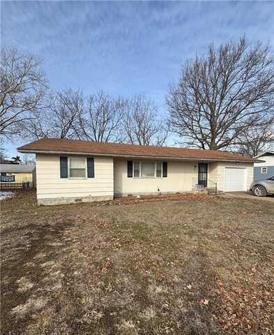 704 Wabash Avenue, Altamont, KS 67330