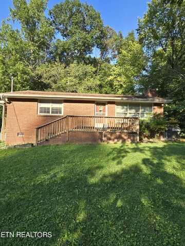 806 N Knob Creek Rd, Seymour, TN 37865