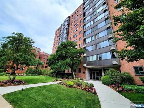 90 Prospect Avenue 7E, Hackensack, NJ 07601