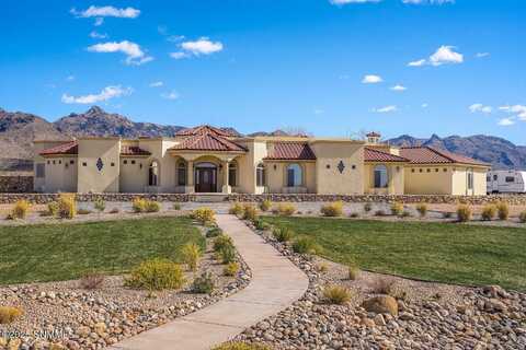 8200 Dripping Springs Road, Las Cruces, NM 88011