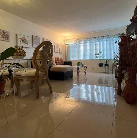 330 SE 2nd St, Hallandale Beach, FL 33009