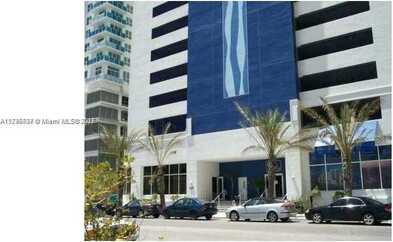 1200 Brickell Bay Dr, Miami, FL 33131