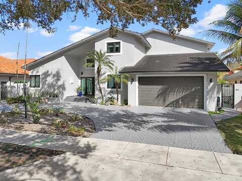 16905 NW 83rd Ct, Miami Lakes, FL 33016