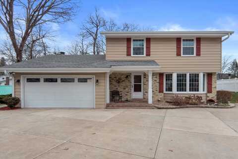 W180s6698 Muskego Dr, Muskego, WI 53150