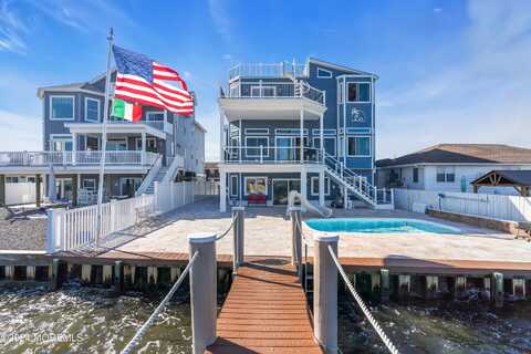 107 Bay Shore Drive, Toms River, NJ 08753